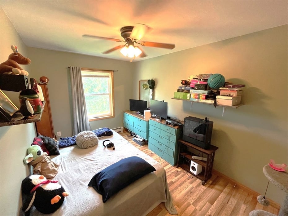 150 Carson Ave Photo 16