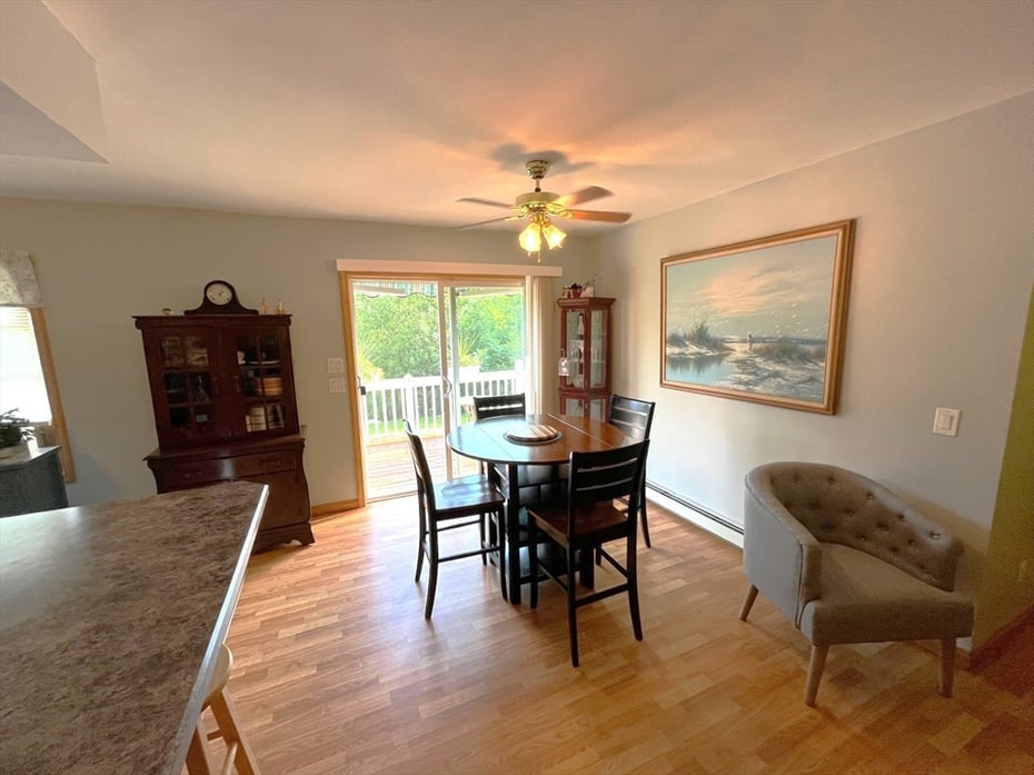 150 Carson Ave Photo 11