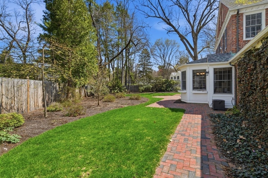 324 Farmington Road Photo 36