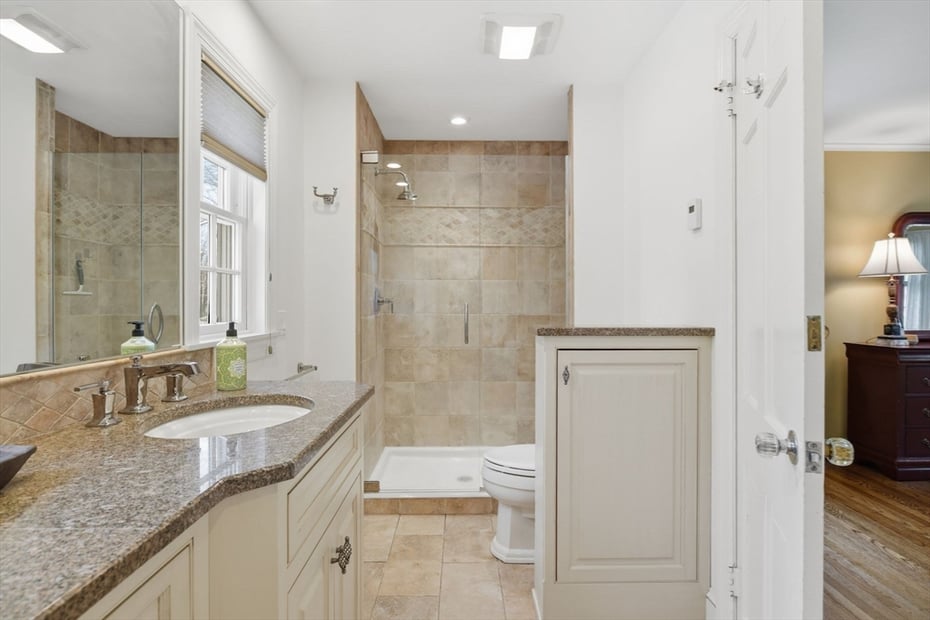 324 Farmington Road Photo 25