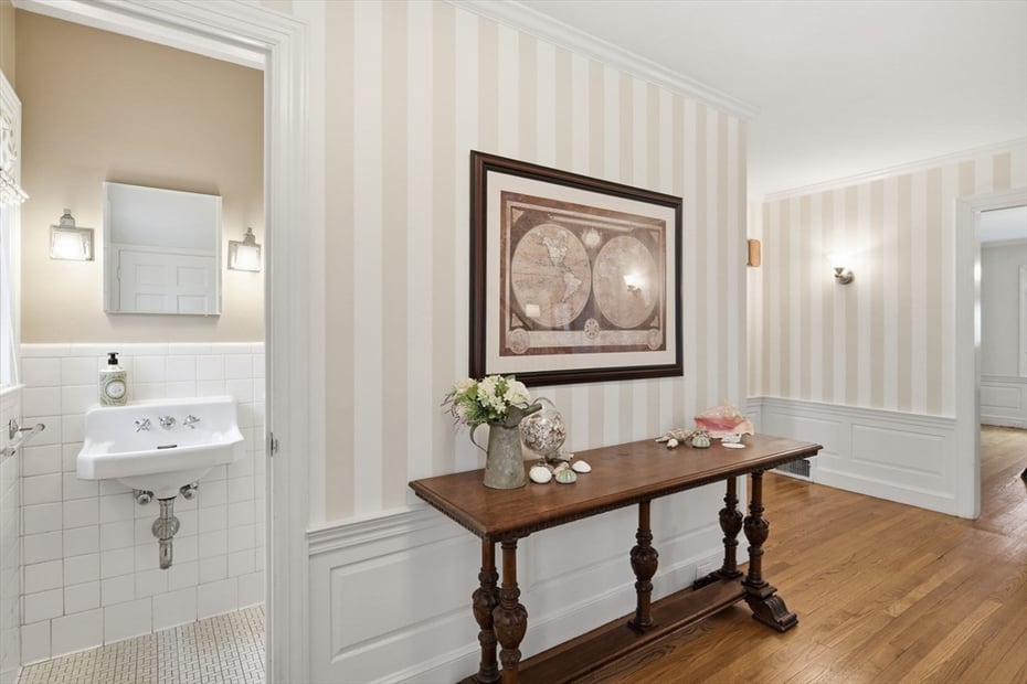 324 Farmington Road Photo 3