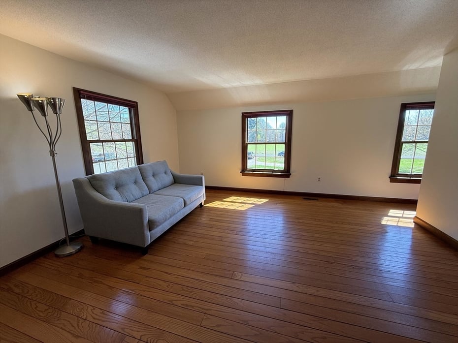 34 Gore Avenue Photo 17