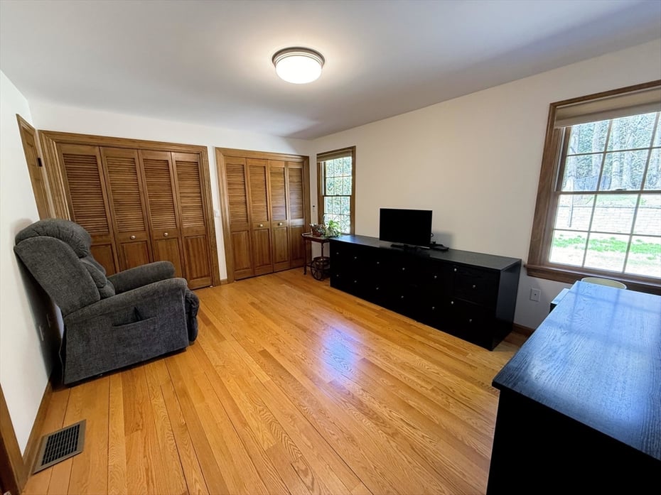 34 Gore Avenue Photo 12