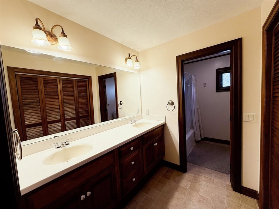 34 Gore Avenue Photo 20