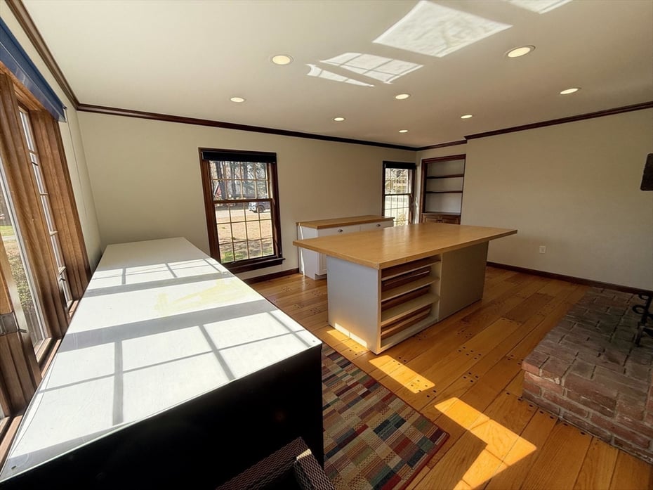 34 Gore Avenue Photo 10
