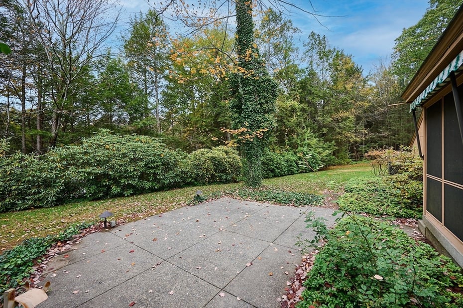 72 Meadow Wood Drive Photo 32