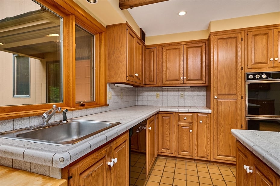 72 Meadow Wood Drive Photo 6