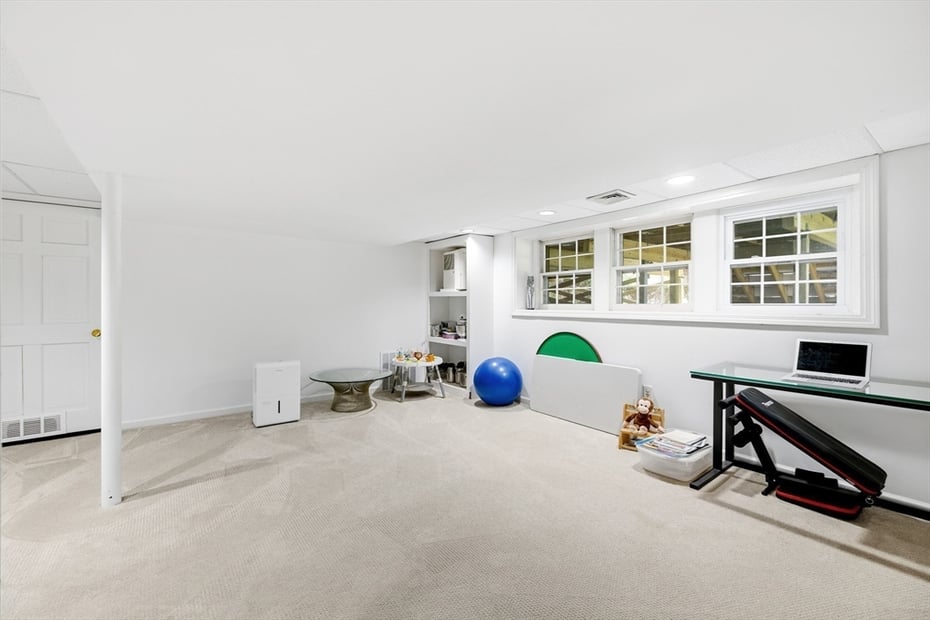 44 Canterbury Ln Photo 39