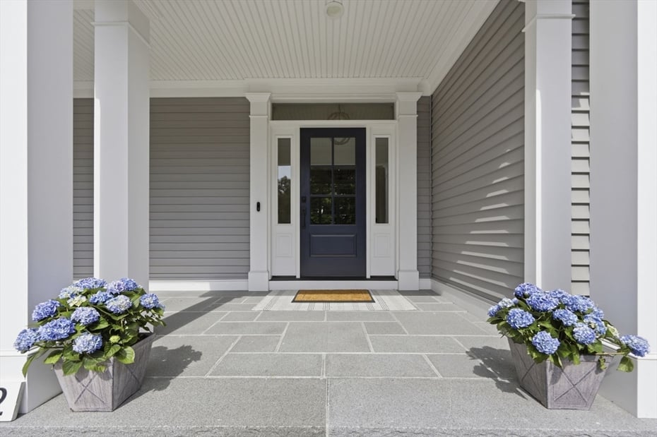 82 Churchill Dr Photo 4