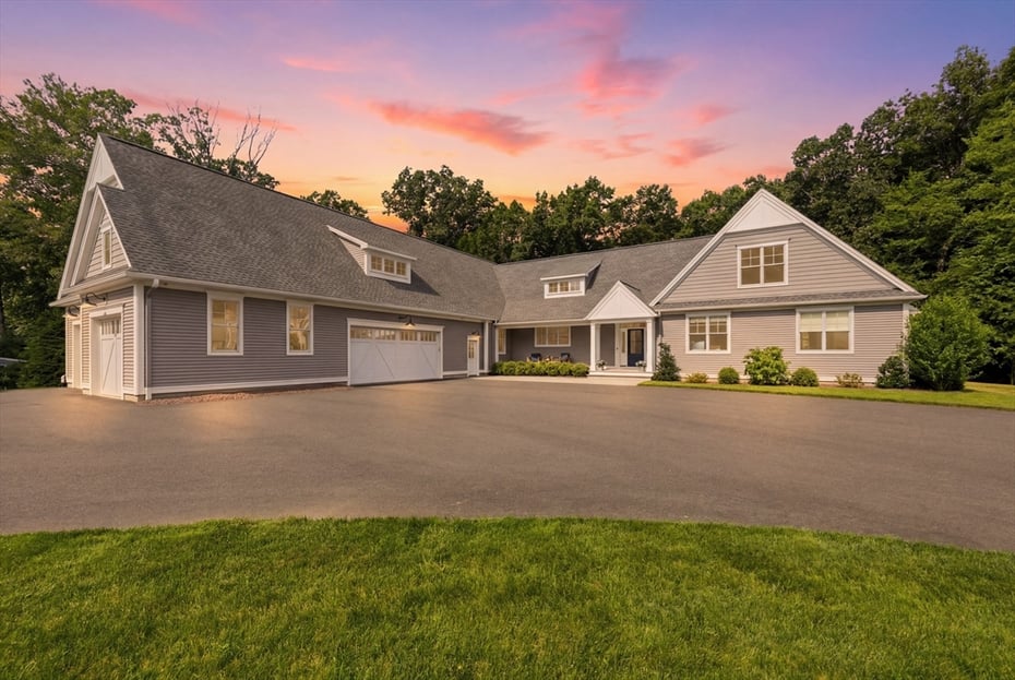 82 Churchill Dr Photo 1