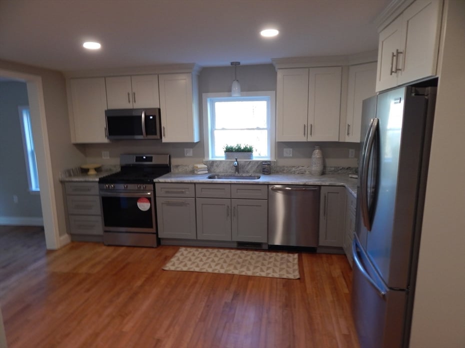 55 Elm St Photo 12