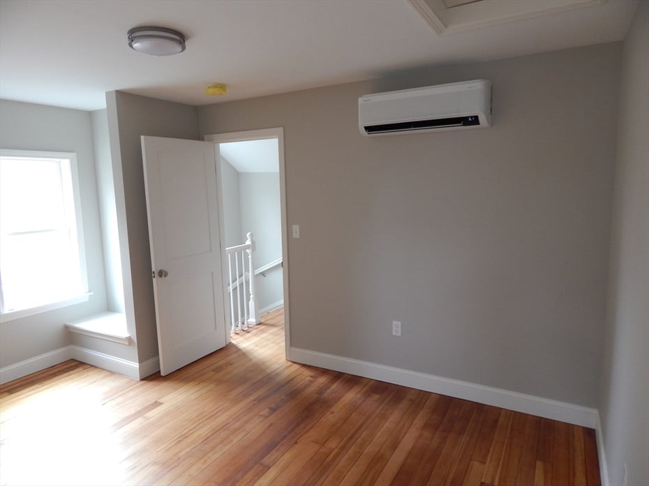 55 Elm St Photo 28