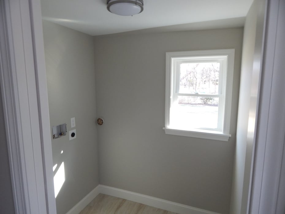 55 Elm St Photo 15