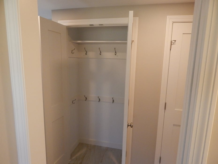 55 Elm St Photo 19
