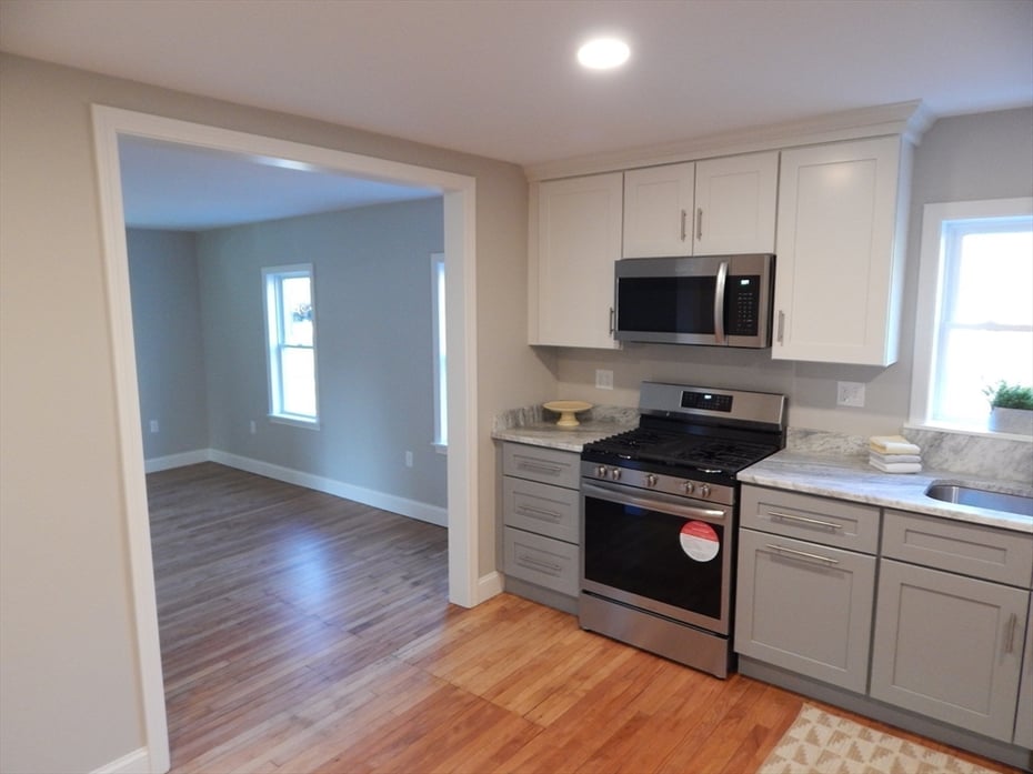 55 Elm St Photo 14