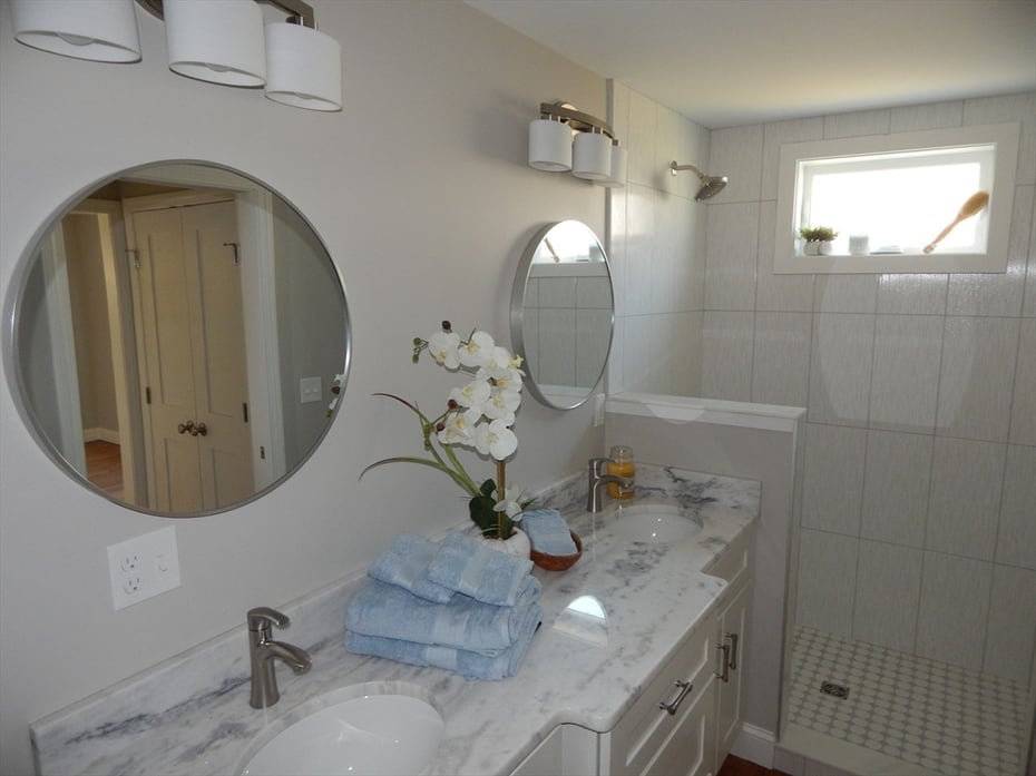 55 Elm St Photo 23