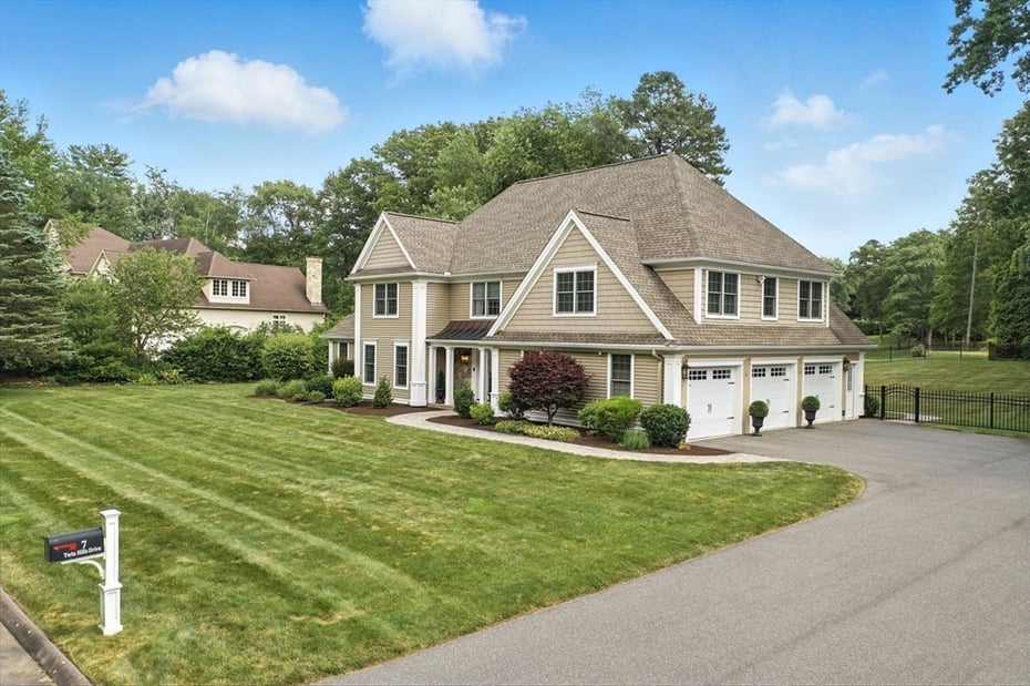 7 Twin Hills Dr Photo 3
