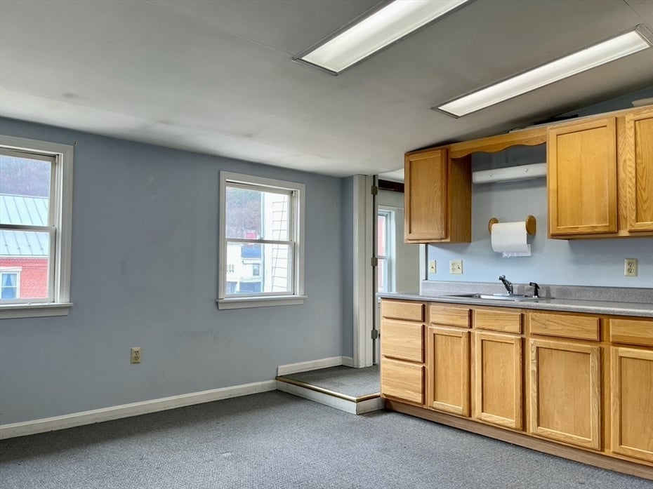 31 Bridge St Photo 5