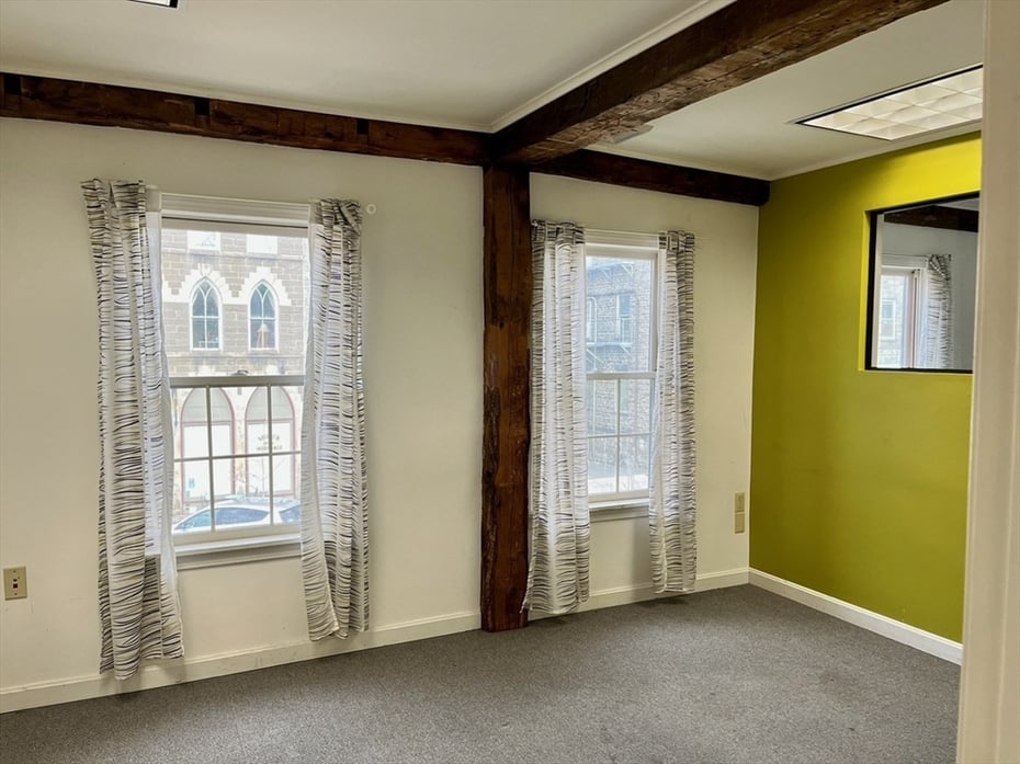 31 Bridge St Photo 9