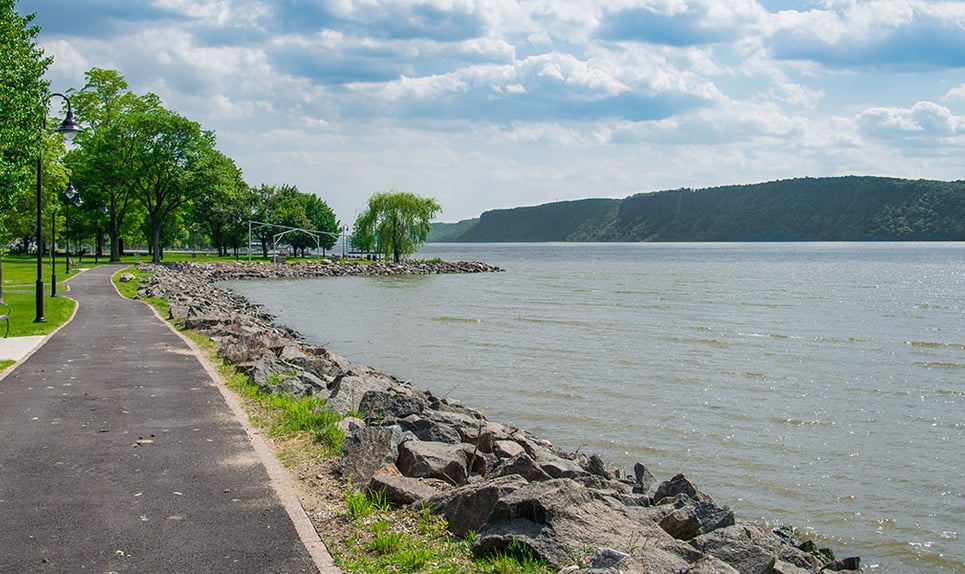 Dobbs Ferry>