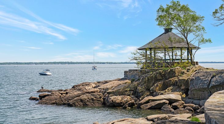 Larchmont>