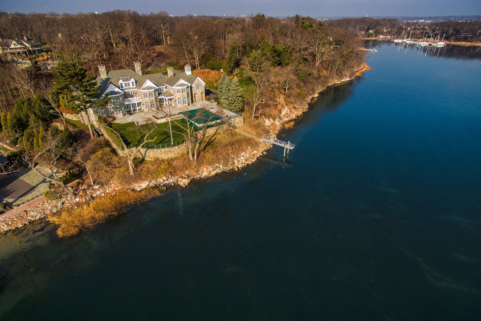 to Waterfront Living at Wilson Point William Pitt Sotheby's