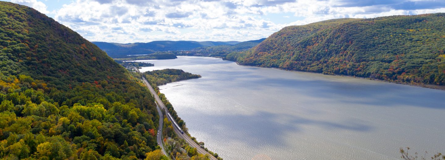 Picture taken during a hike from Breakneck ridge to Cold Spring during the fall season (NY)